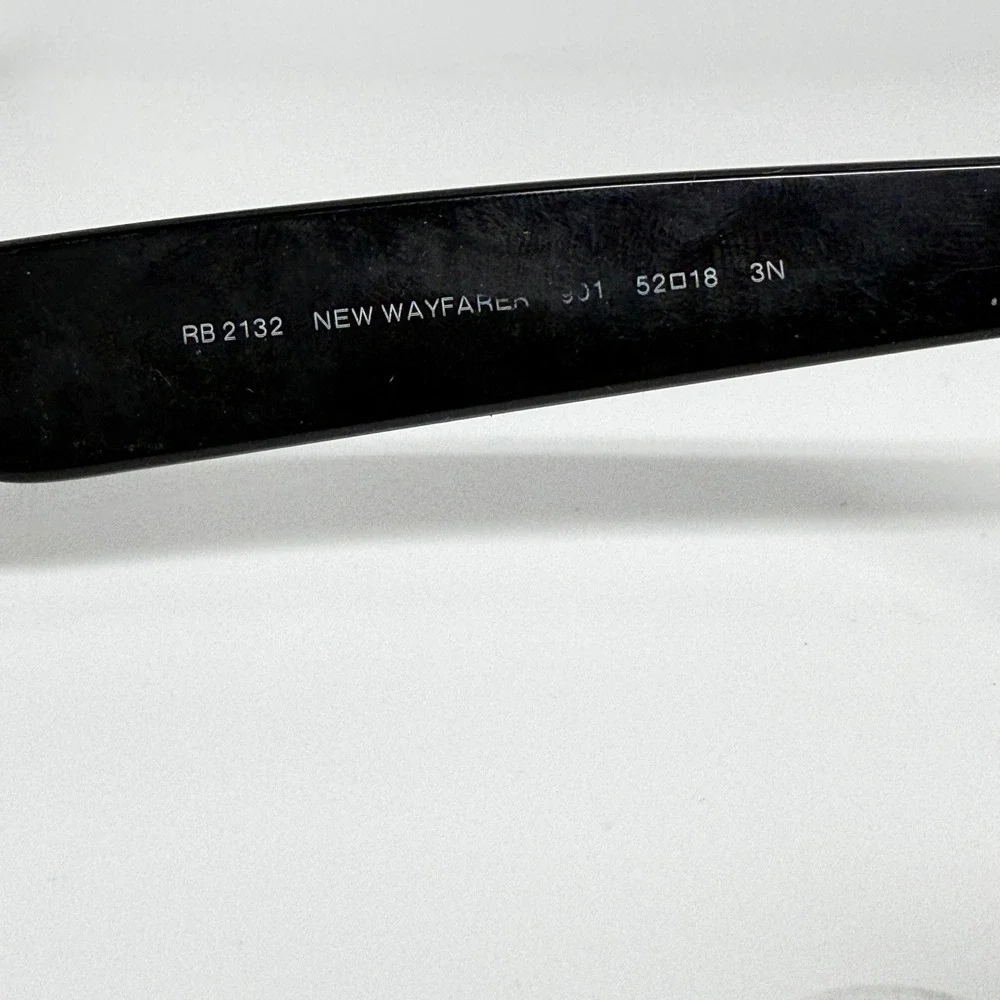 Ray-Ban RB2132 New Wayfarer Sunglasses Black 901 52-18 3N Made in Italy 21514‎